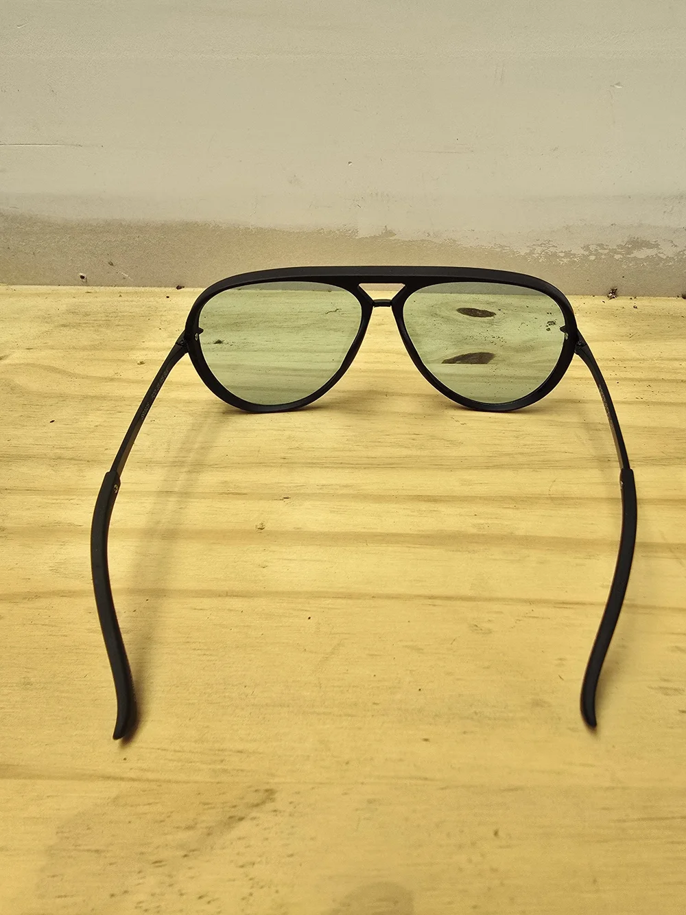 FRYE & Co. Black Round Sunglasses with Green Tint